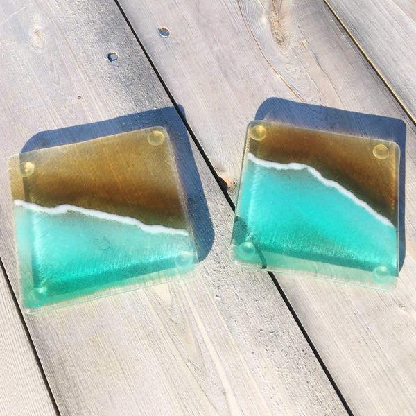 Charger l&#39;image dans la galerie, A pair of aqua Fused Glass Beach Coasters
