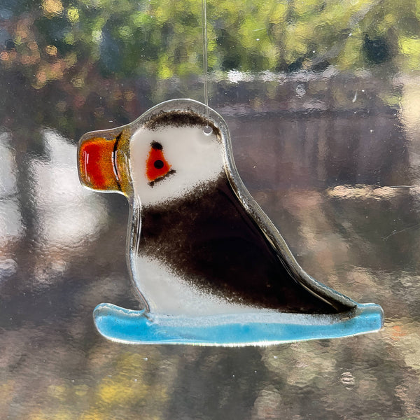 Load image into Gallery viewer, Fused Glass Puffin | Holiday Puffin Ornament with Toboggan
