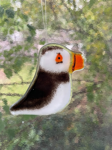 Load image into Gallery viewer, Charity Glass Misfit Puffins
