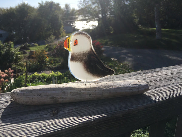 Charger l&#39;image dans la galerie, Black and White Glass Puffin by The Glass Bakery 
