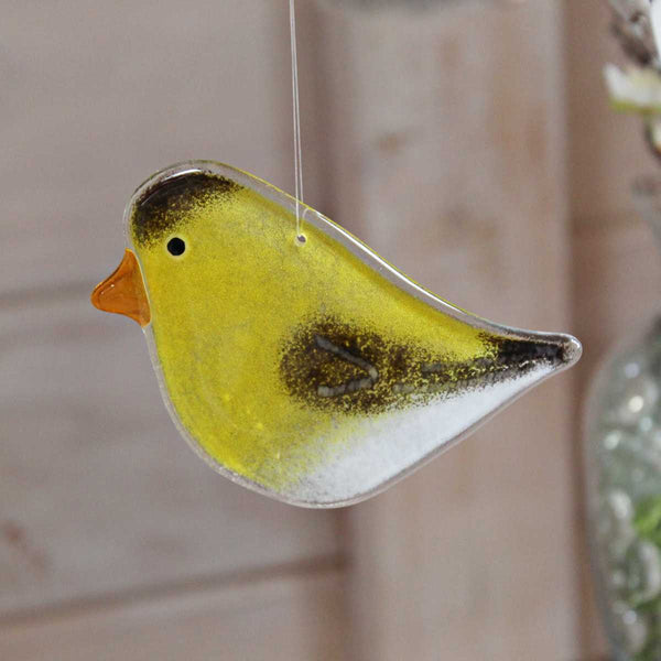 Charger l&#39;image dans la galerie, Yellow, Black and White Glass Hanging Bird in the colour pattern of a Goldfinch
